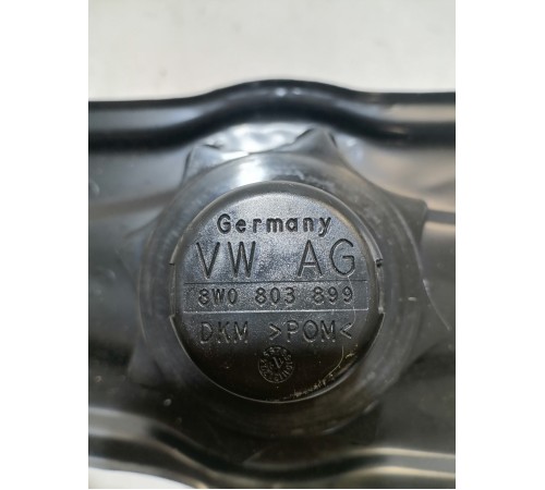 Гайка (кронштейн) крепления запасного колеса