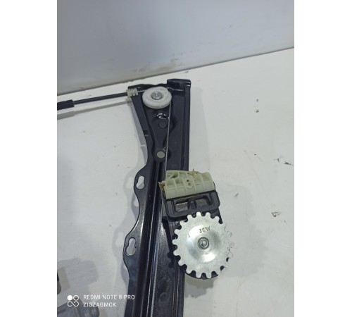 Стеклоподъемник (передний левый)