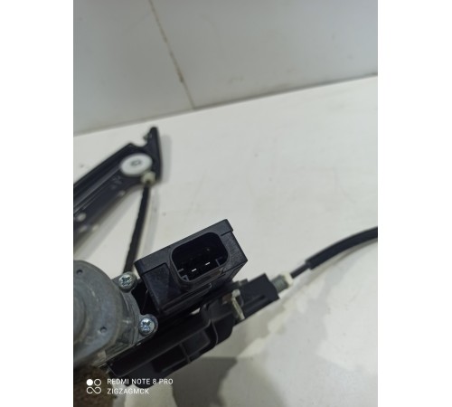 Стеклоподъемник (передний левый)