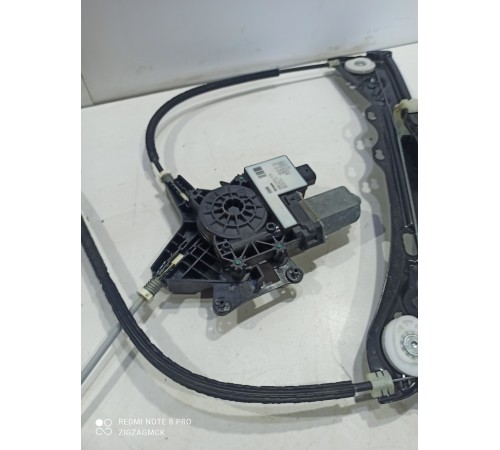 Стеклоподъемник (передний левый)