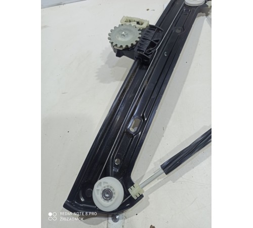 Стеклоподъемник (передний левый)