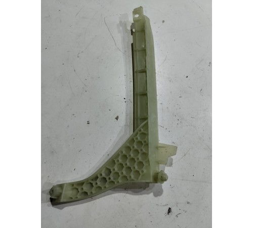 Направляющая стекла(задняя правая)