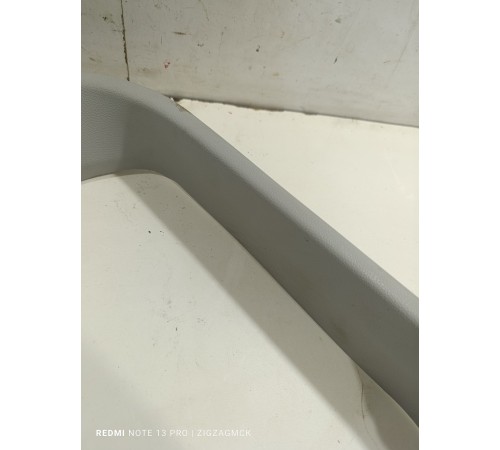 Обшивка двери крышки багажника левая