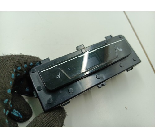 Сенсорная панель кондиционирования заднего ряда