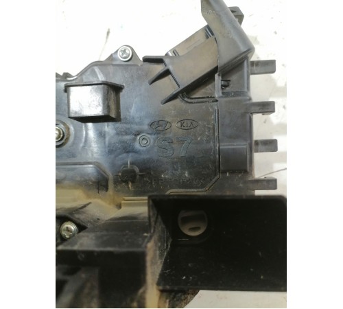 Замок двери передний левый