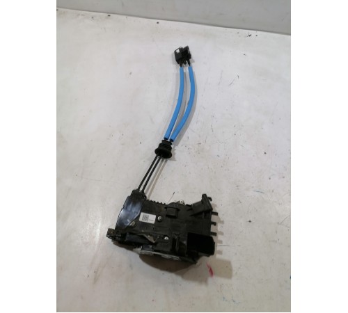 Замок двери передний левый