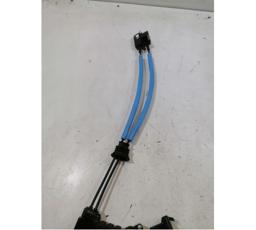 Замок двери передний левый