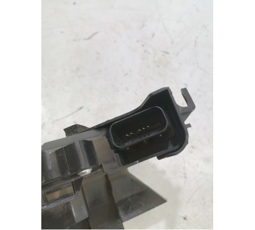 Замок двери передний левый