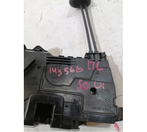 Замок двери передний левый