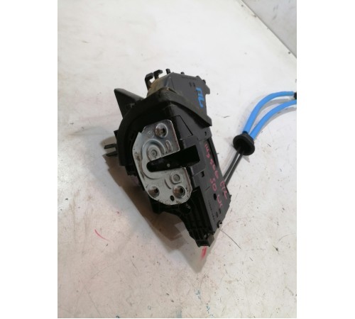 Замок двери передний левый