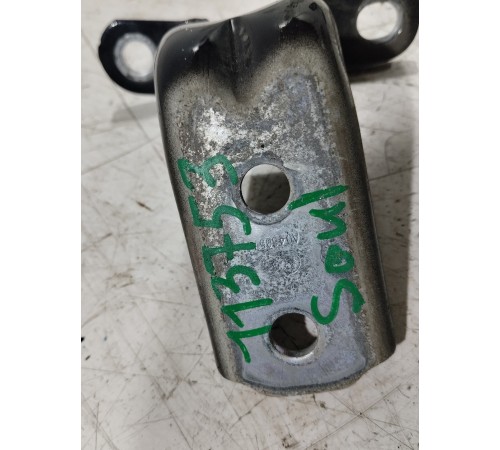 Петля двери передняя правая верхняя