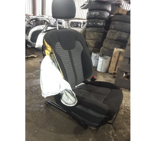 Сиденье (переднее, правое)