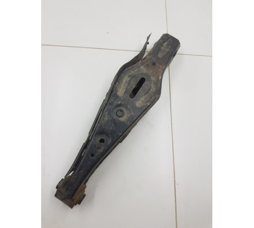 Рычаг подвески задний левый нижний