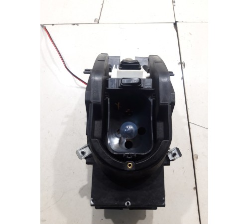 Плафон внутреннего освещения салона левый