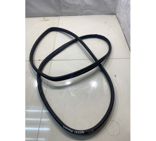 Уплотнитель двери (задний, правый)