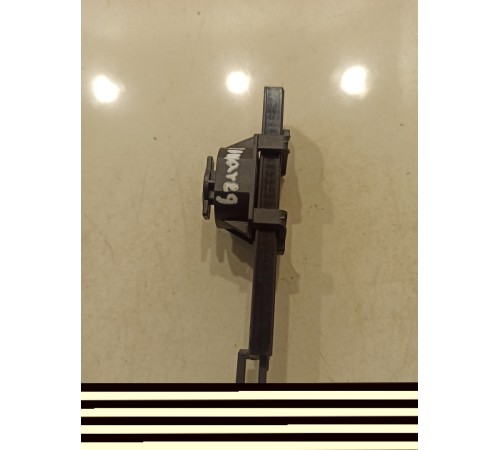 Амортизатор открывания бардачка