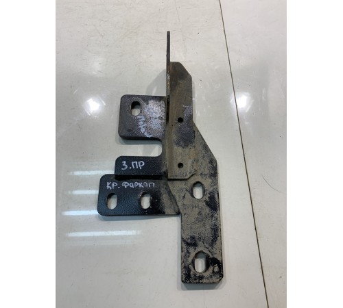 Кронштейн фаркопа (правый)
