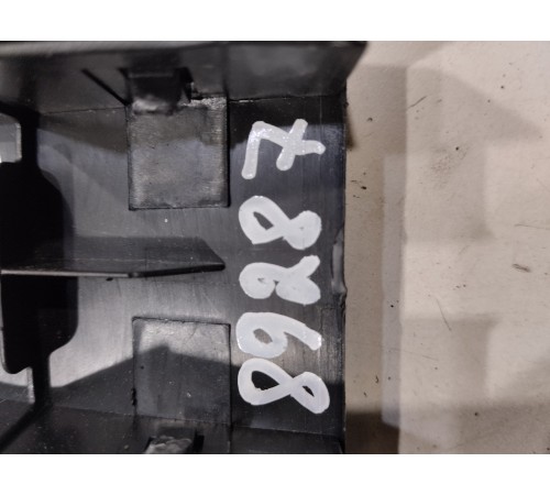 Накладка крепления сиденья задняя левая