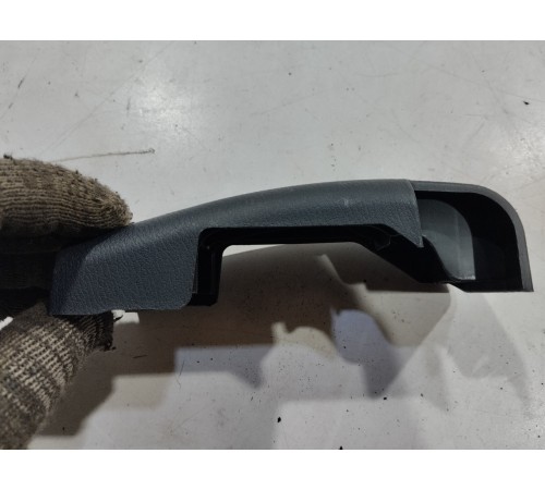 Накладка крепления сиденья задняя левая