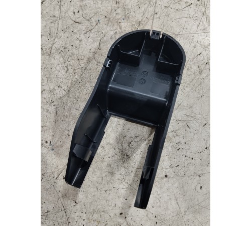 Накладка крепления сиденья передняя левая