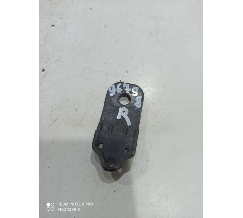 Кронштейн(крепление) кузова правый