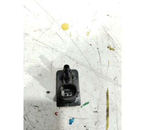 Форсунка омывателя лобового стекла левая