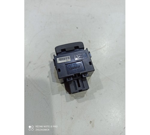 Кнопка антизаноса (ESP STOP)