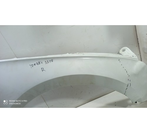 Крыло переднее правое