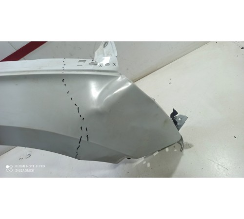 Крыло переднее правое