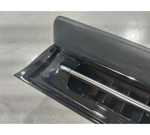 Воздушный дефлектор салона передний