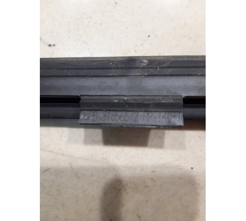 Молдинг стекла(передний правый)