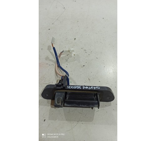 Кнопка открывания багажника