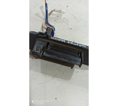 Кнопка открывания багажника