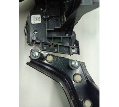 Кнопки руля многофункциональные