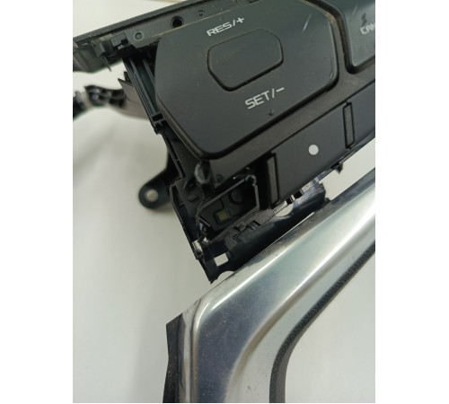 Кнопки руля многофункциональные