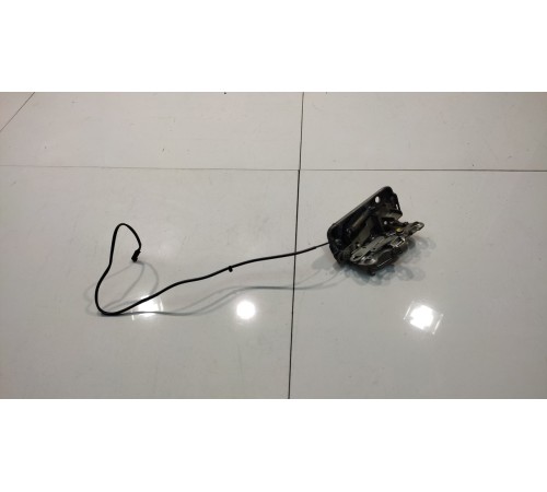 Замок двери багажника