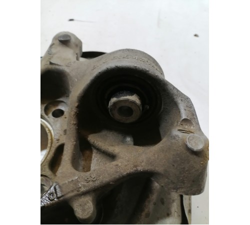 Кулак поворотный задний правый