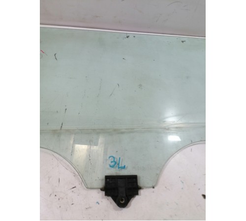 Стекло двери заднее левое