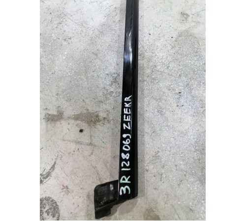 Молдинг стекла задний правый