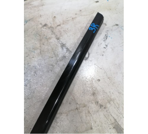 Молдинг стекла задний правый