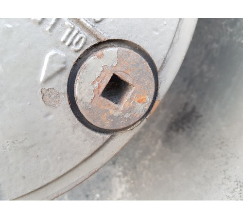 Направляющая колесной пары задняя левая