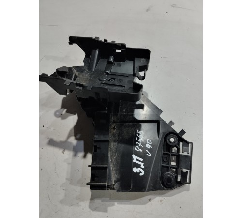 Кронштейн(крепление) замка двери задний правый