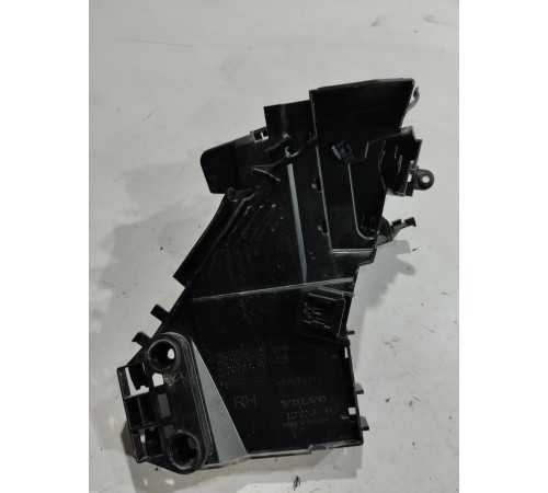 Кронштейн(крепление) замка двери задний правый