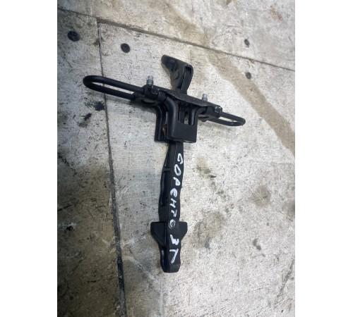 Ограничитель двери задней левой