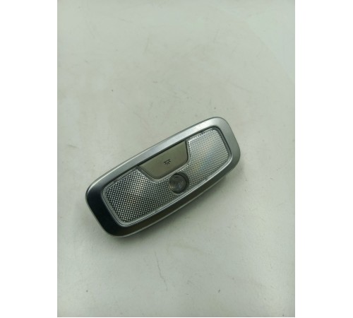 Плафон внутреннего освещения салона левый