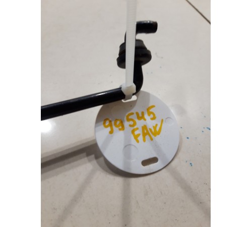 Держатель капота