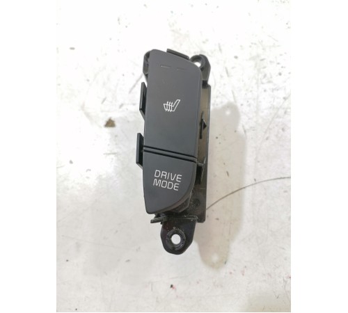 Кнопка обогрева сиденья и режима вождения