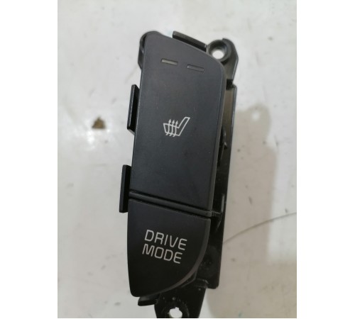 Кнопка обогрева сиденья и режима вождения