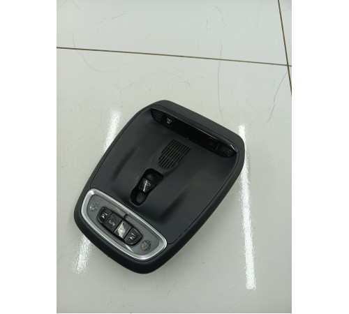 Плафон внутреннего освещения передний