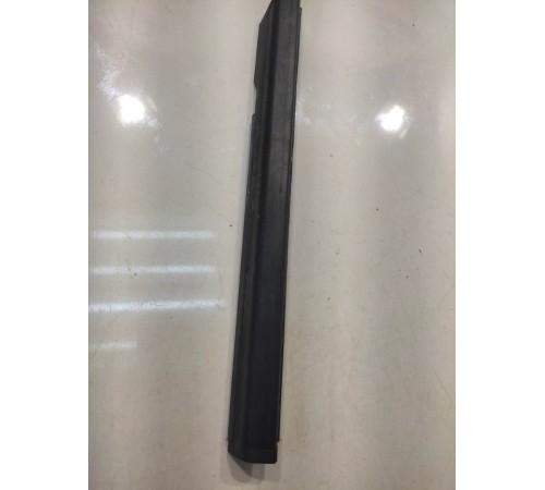 Уплотнитель стекла (передний, правый, внешний)